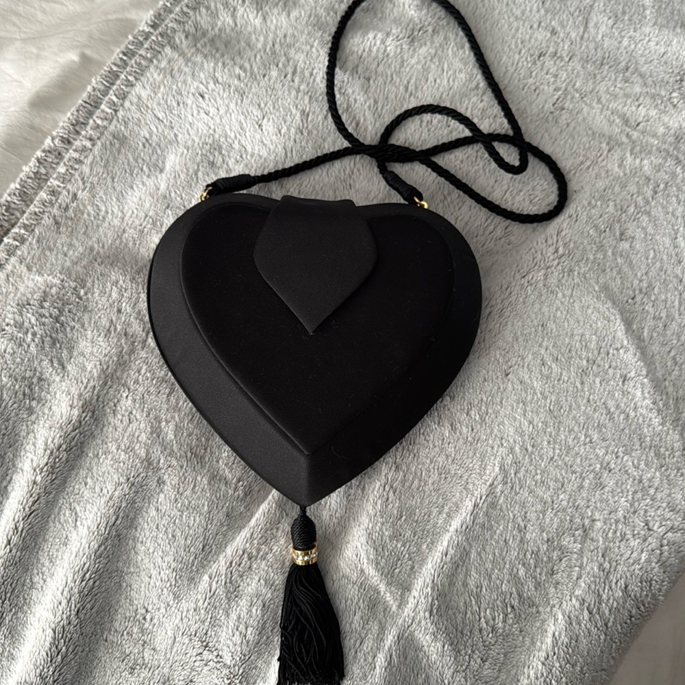 Black heart shape purse